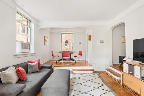 $960,000 | 145 Hicks Street, Unit B40 | Brooklyn Heights