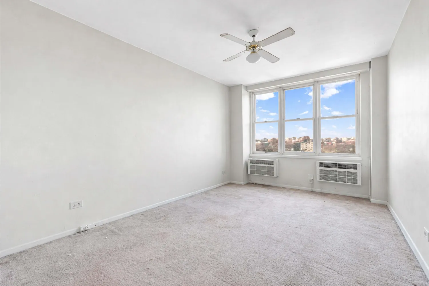 $950,000 | 370 Ocean Parkway, Unit 8H | Kensington