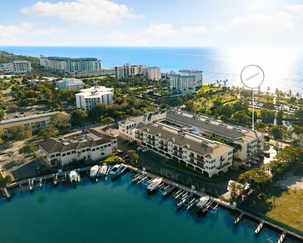 $3,700,000 | 1400 Gulf Shore Boulevard North, Unit 201, Naples, FL 34102