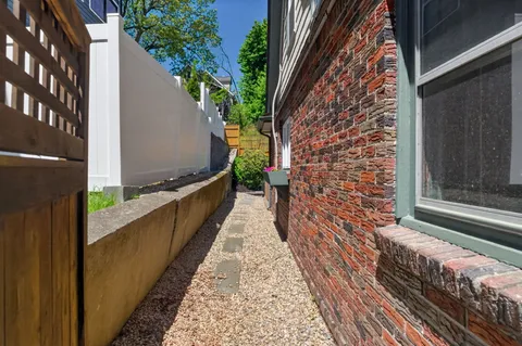 Contact Agent | Arborough Road, Roslindale, MA 02131