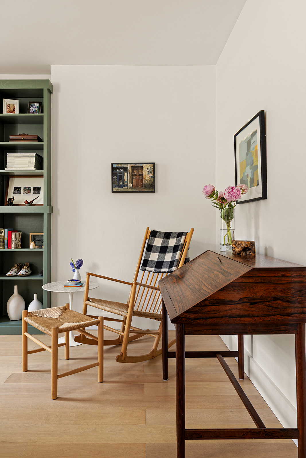 692 President Street, Unit 2 Brooklyn, NY 11215 - Photo 7 of 11 a living room with furniture