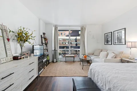 $3,775 | 340 East 23rd Street, Unit 9J | Gramercy