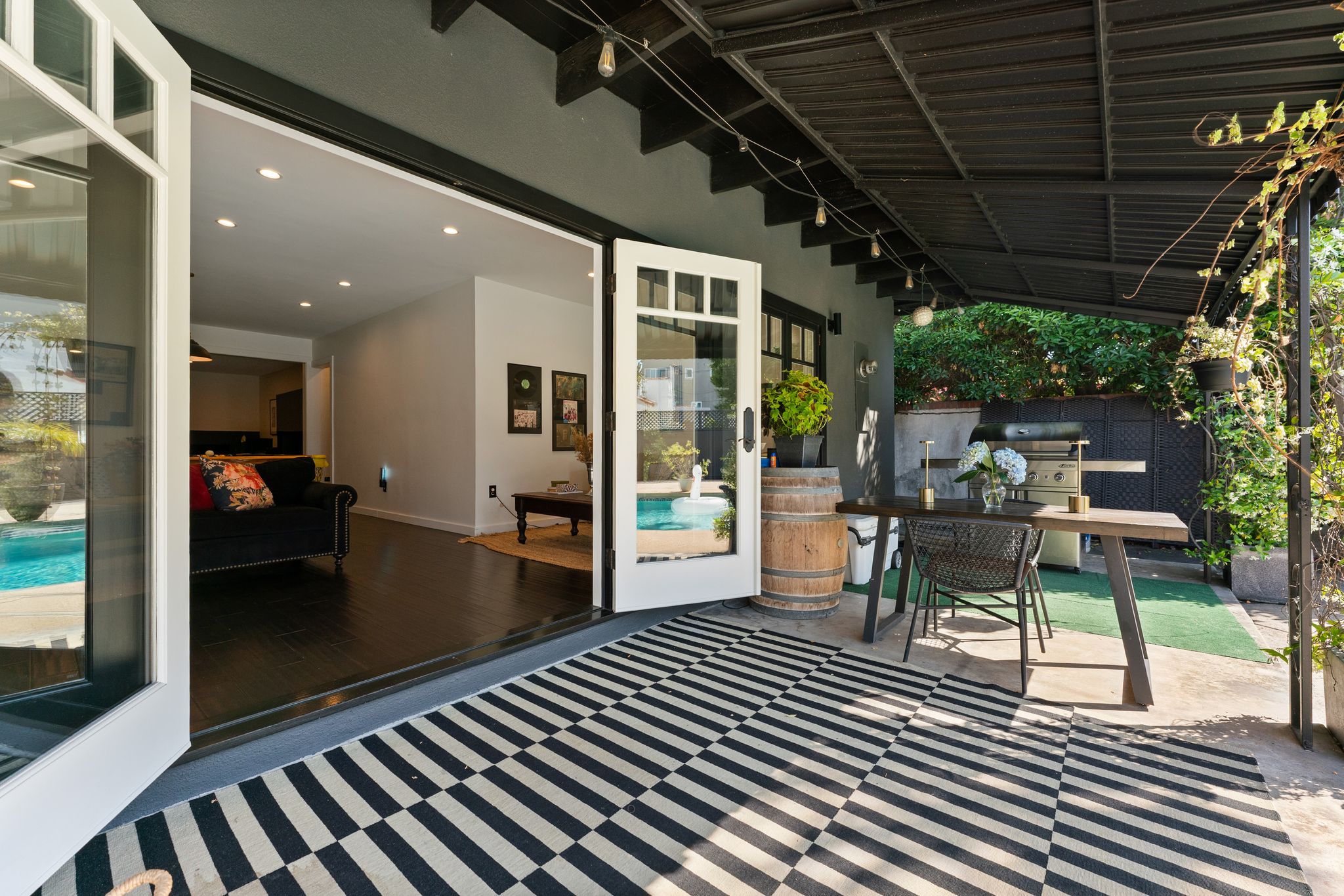 1903 Preuss Road Los Angeles, CA 90034 - Photo 26 of 39