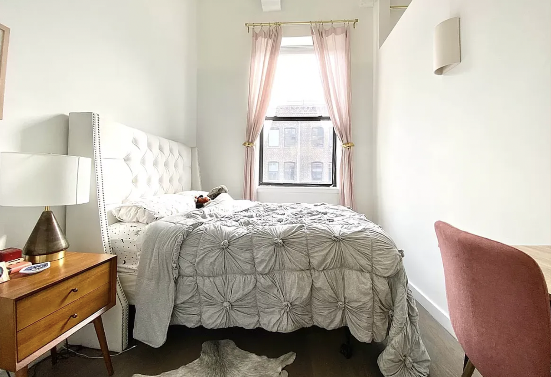 44 Berry Street, Unit 3A Brooklyn, NY 11249 - Photo 4 of 8 a bedroom with a bed and a window