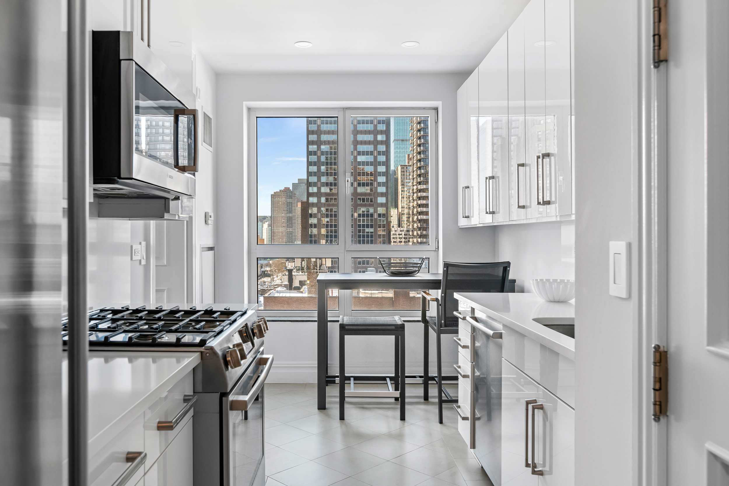 351 East 51st Street, Unit 9C Manhattan, NY 10022 - Photo 4 of 14