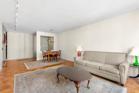 $695,000 | 77 West 55th Street, Unit 16H | Midtown Central