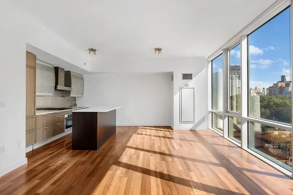$11,000 | 8 Union Square South, Unit 6B | Greenwich Village