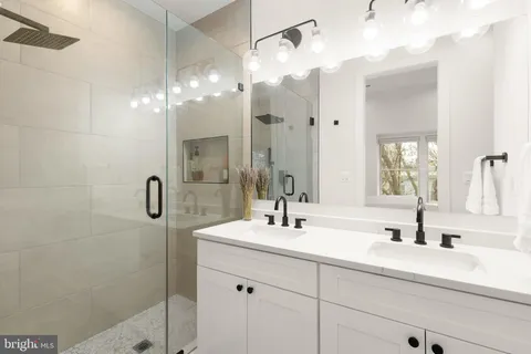 Contact Agent | 632 Rock Creek Church Road Northwest, Unit 2, Washington, DC 20010