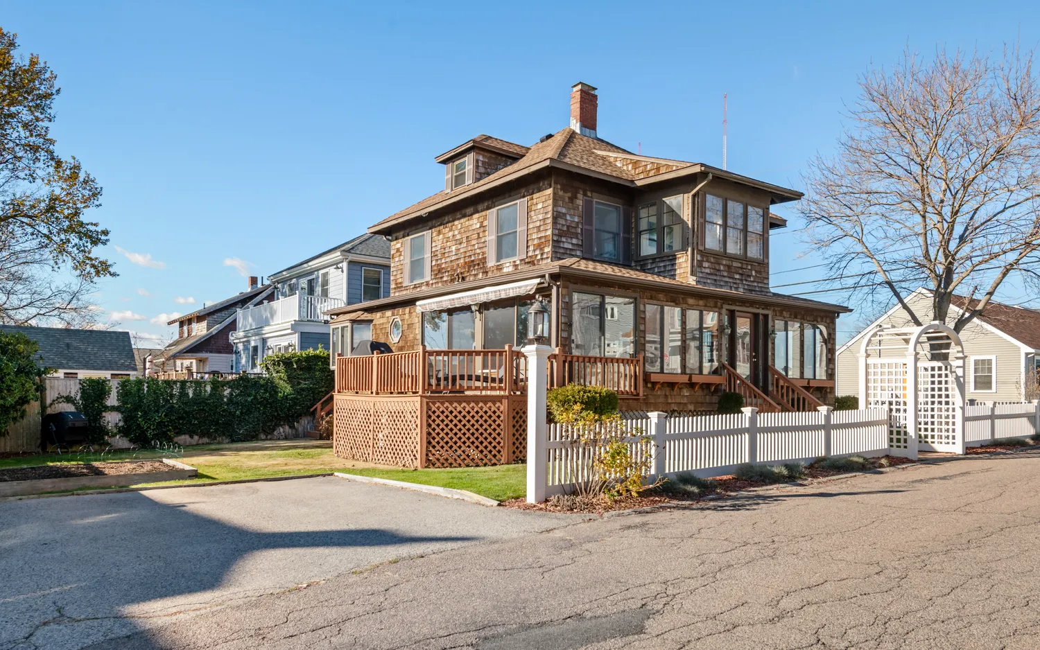 $888,000 | 3 3rd Street, Hull, MA 02045