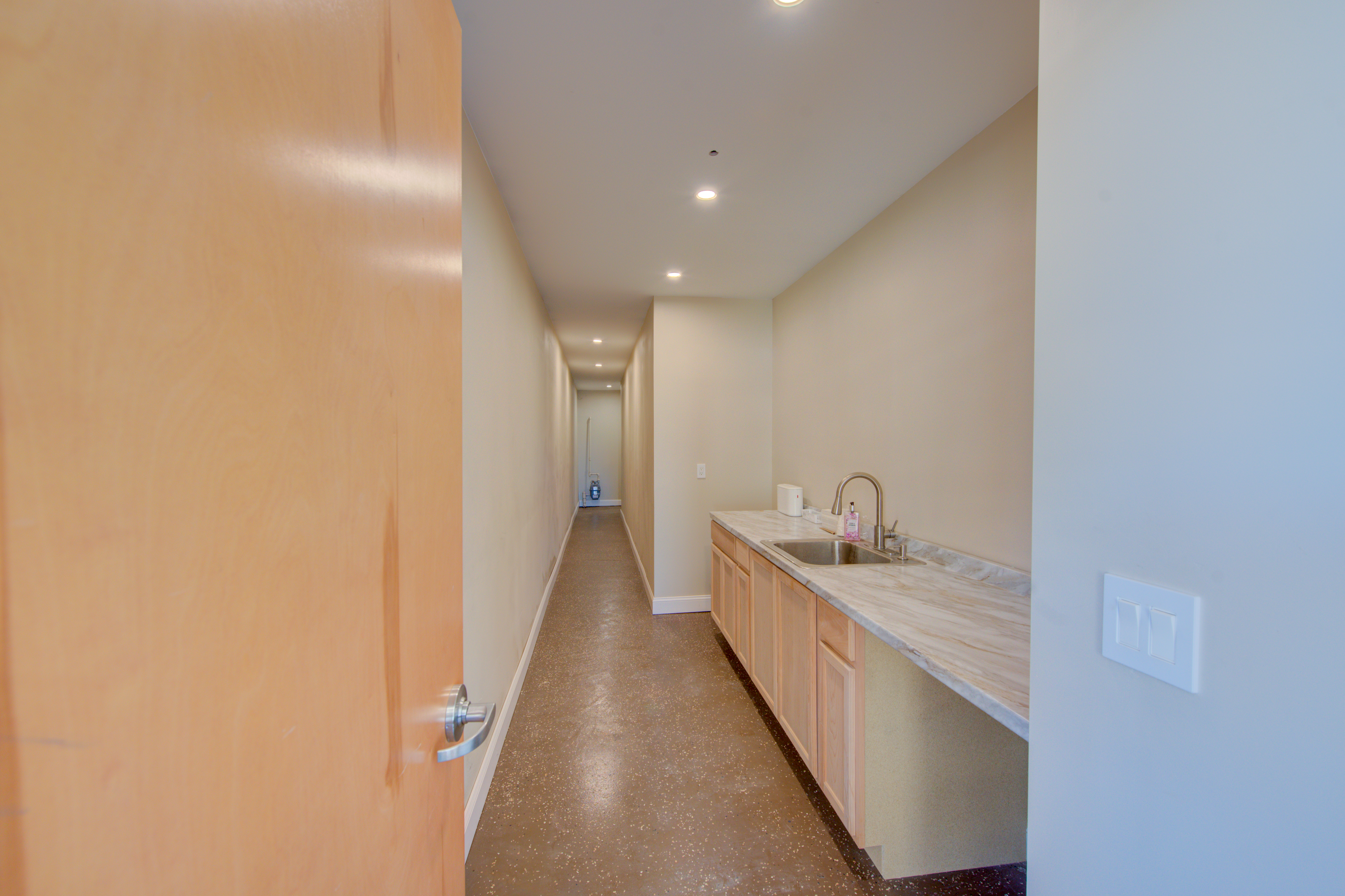 5000 City Avenue Philadelphia, PA 19131 - Photo 13 of 38 a bathroom with a sink and a mirror
