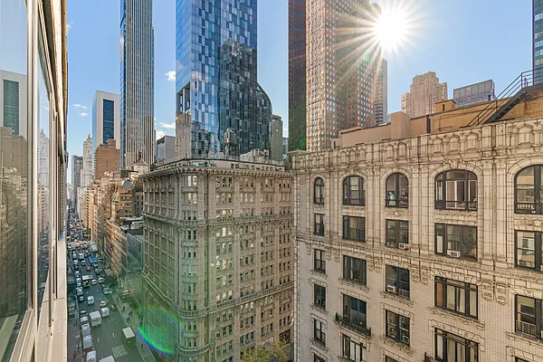 200 Central Park South, Unit 19K Manhattan, NY 10019 - Photo 5 of 14 a view of a building