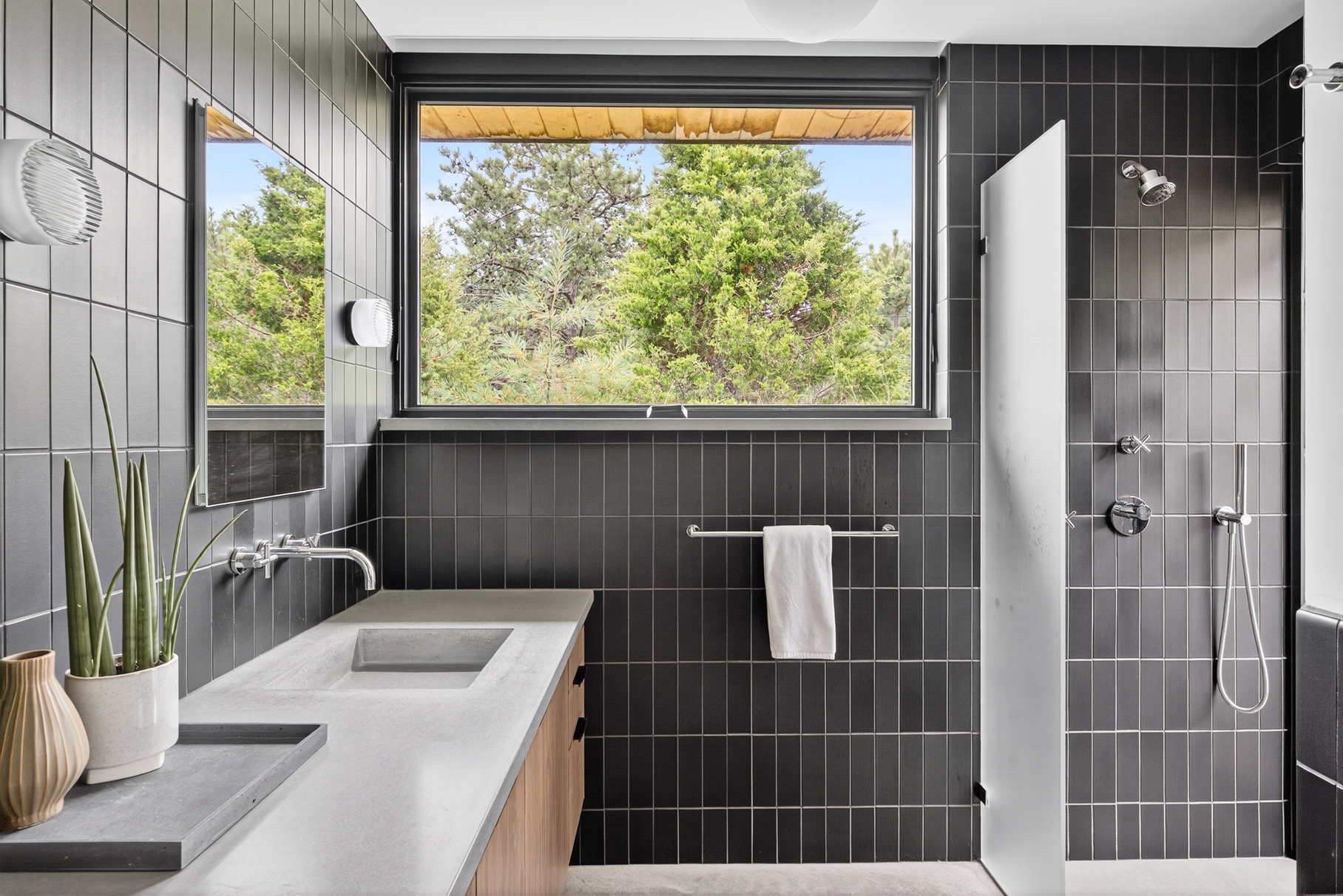 375 King Phillip Road Wellfleet, MA 02667 - Photo 11 of 27 a bathroom with a sink a bathtub and next to a window