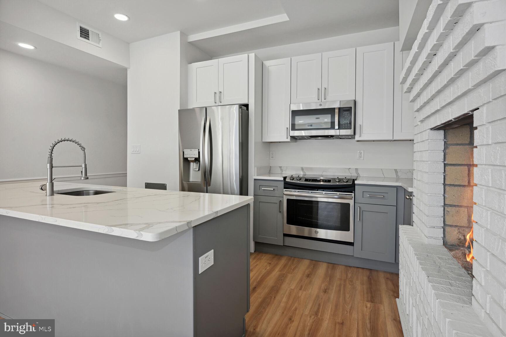 1865 California Street Northwest, Unit 2 Washington, DC 20009 - Photo 3 of 12