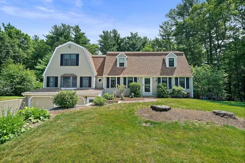 Contact Agent | 89 Sunset Way, Pembroke, MA 02359