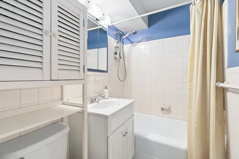 $329,000 | 321 East 45th Street, Unit 9F | Midtown East