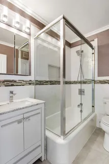 $840,000 | 520 East 76th Street, Unit 11C | Lenox Hill