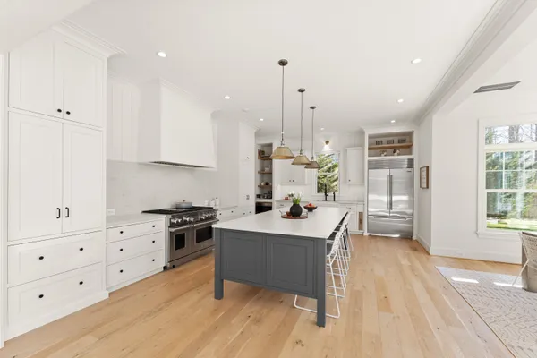 $2,550,000 | 8621 McHenry Street, Vienna, VA 22180