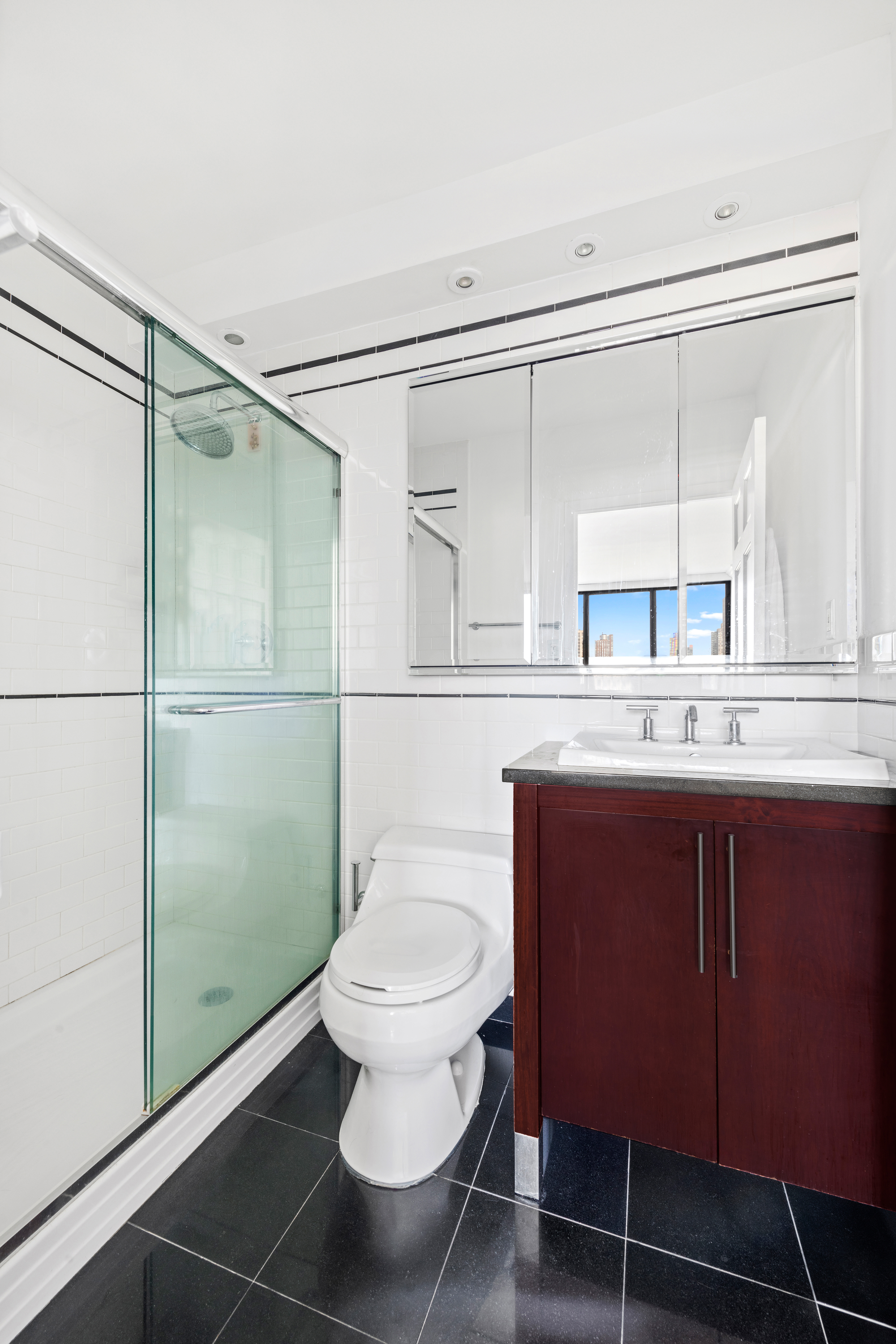 343 East 74th Street, Unit 18A Manhattan, NY 10021 - Photo 8 of 13