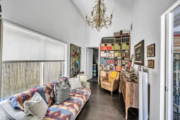 $18,000 | 4975 Delaware Avenue, Miami Beach, FL 33140