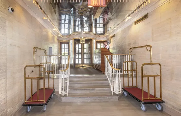 $8,895 | 101 West 55th Street, Unit 711 | Midtown Central