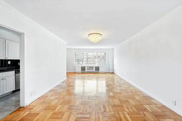 $575,000 | 311 East 71st Street, Unit 10F | Lenox Hill