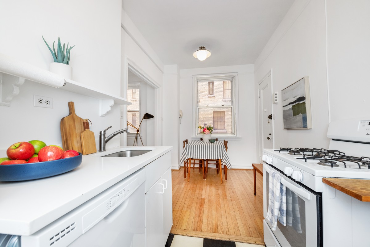 285 Riverside Drive, Unit 1E Manhattan, NY 10025 - Photo 4 of 11