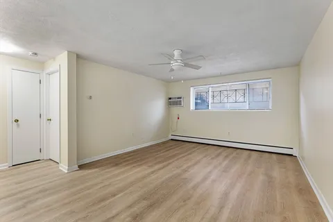 $2,375 | 354 Market Street, Unit 4, Boston, MA 02135