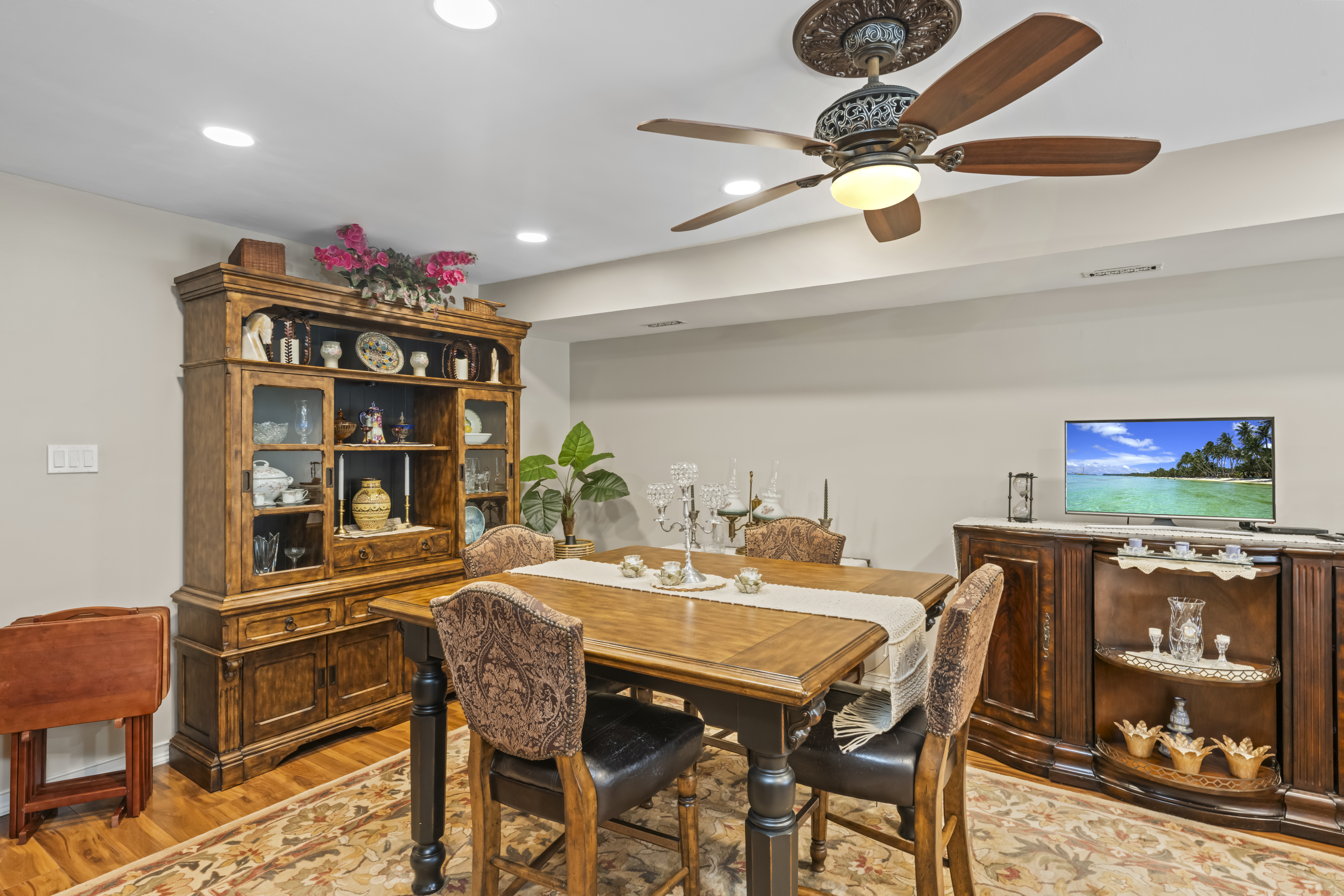 15 Hickory Circle Staten Island, NY 10312 - Photo 9 of 40 a view of a dining room with furniture