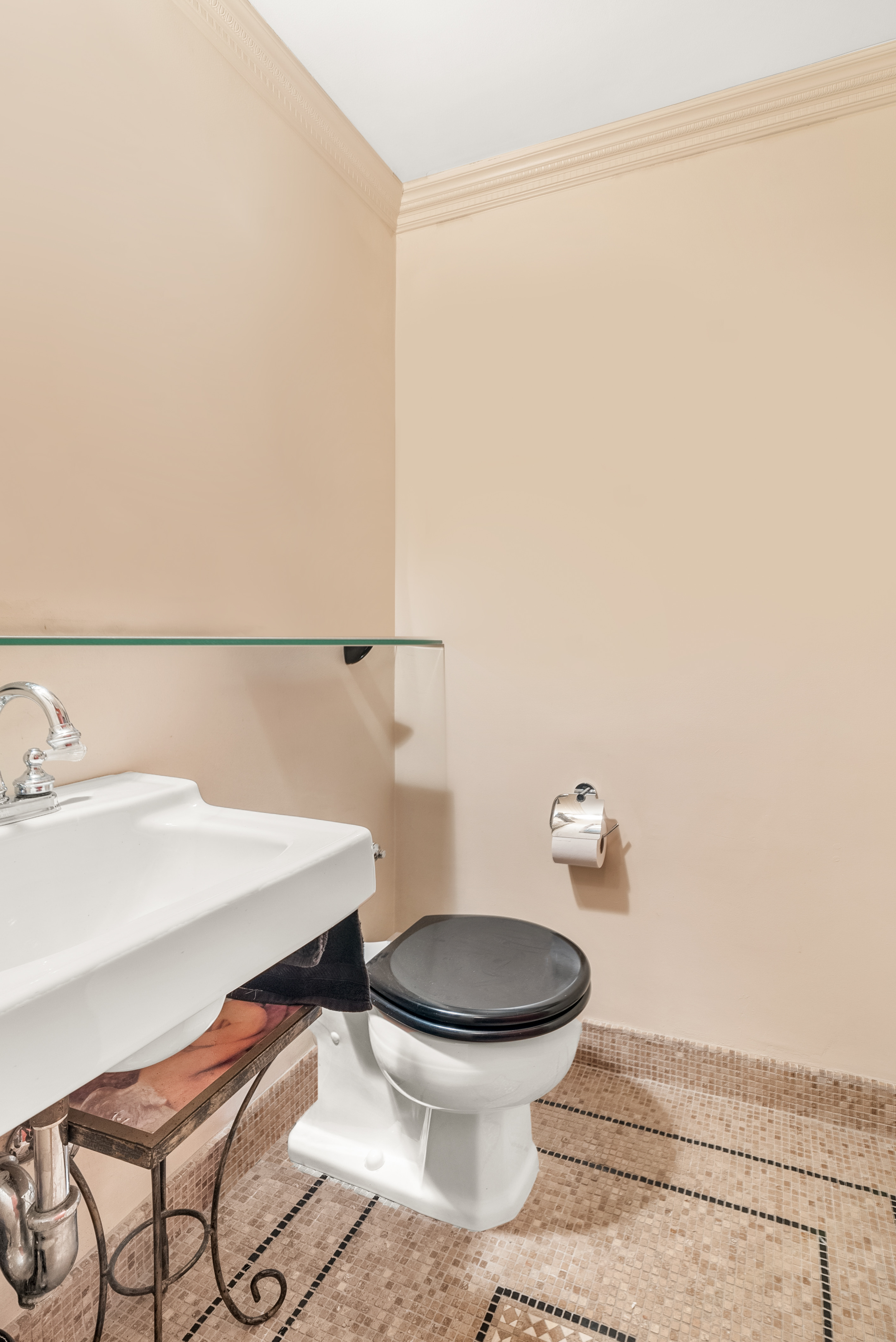 35 Sutton Place, Unit 16G Manhattan, NY 10022 - Photo 11 of 15