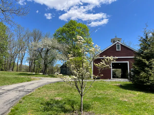 $1,895,000 | 102 Washington Street, Sherborn, MA 01770
