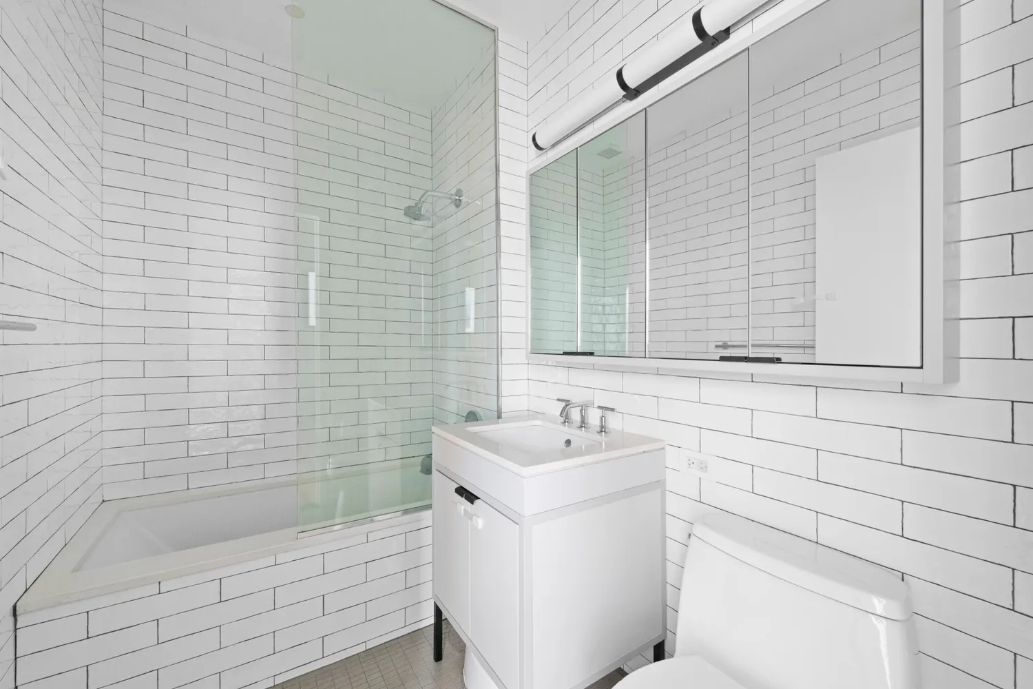 $7,450 | 184 Kent Avenue, Unit D315 | Williamsburg