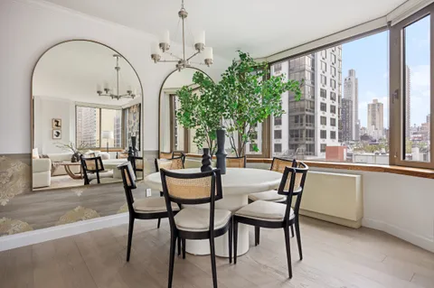 $1,350,000 | 400 East 90th Street, Unit 7D | Upper East Side