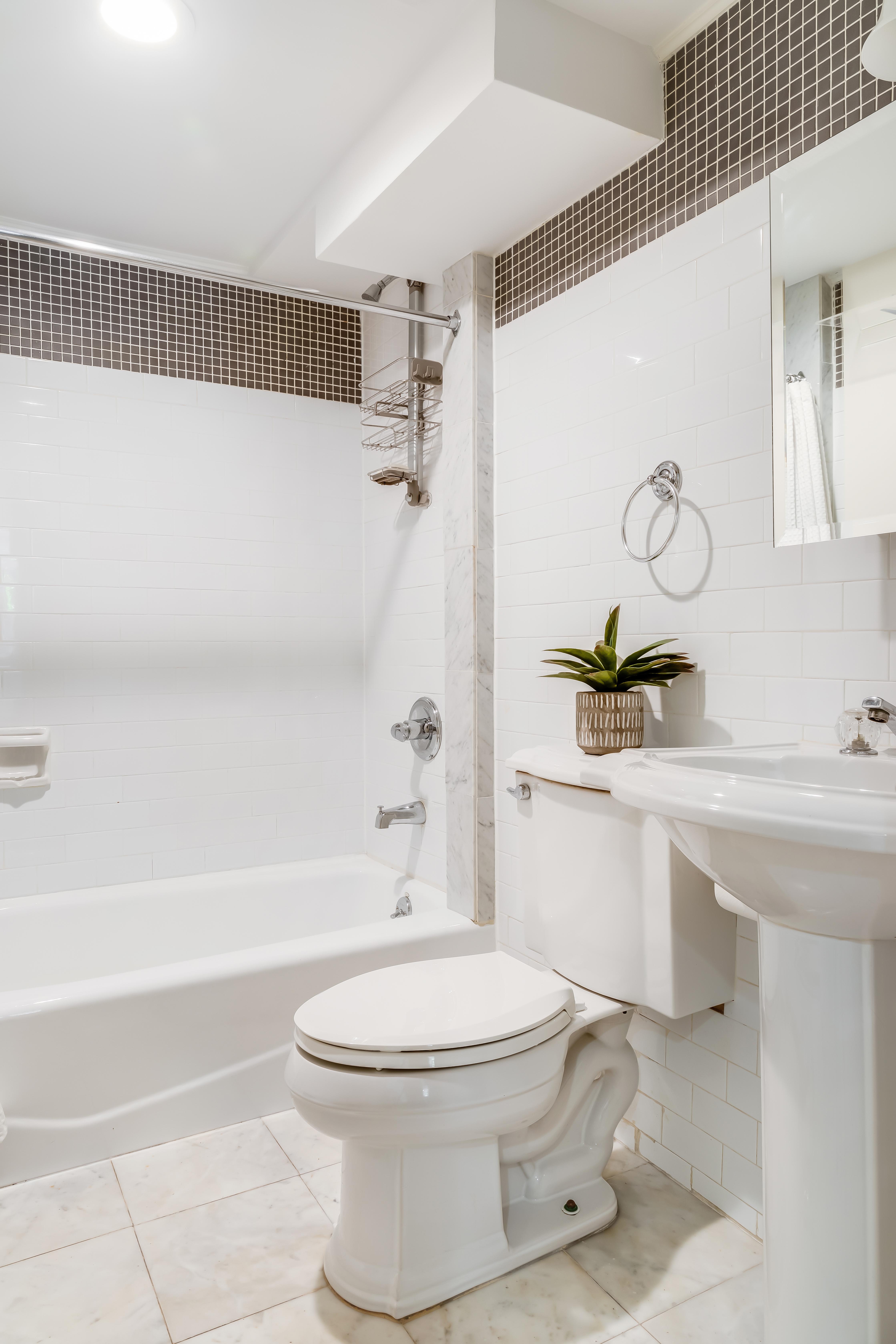 438 West 44th Street, Unit B Manhattan, NY 10036 - Photo 12 of 15