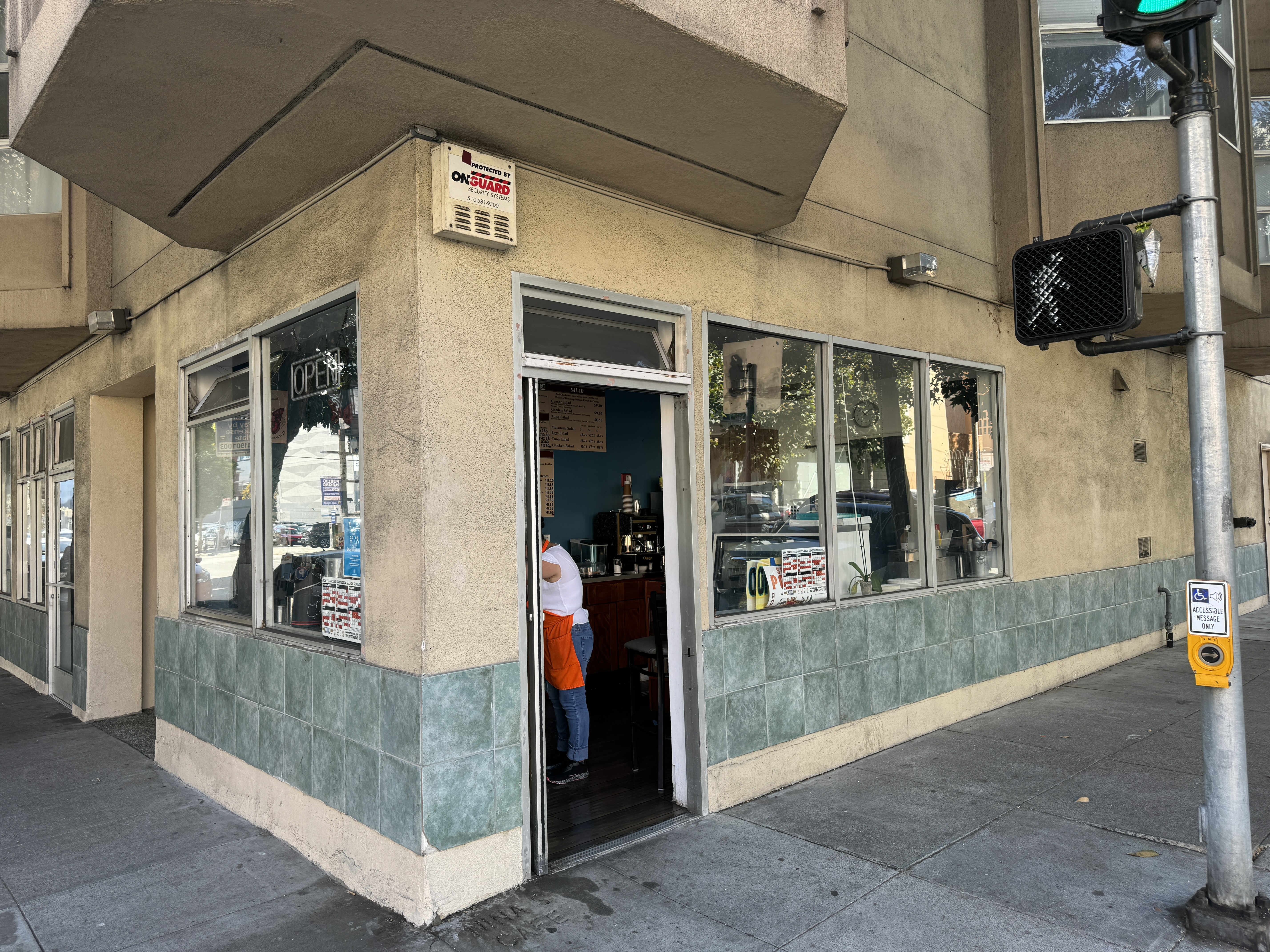 201 Fell Street San Francisco, CA 94102 - Photo 2 of 30 a view of a hallway with a outdoor space