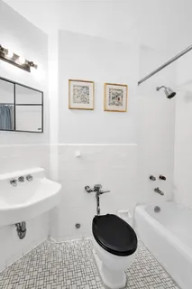 $1,695,000 | 31 Jane Street, Unit 2H | West Village