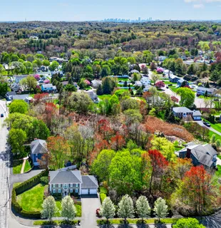 $1,265,000 | 2 Heritage Lane, Saugus, MA 01906