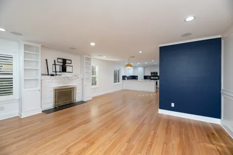 a view of a livingroom with a fireplace