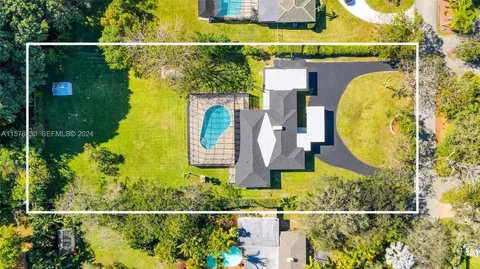 $2,999,999 | 7970 Southwest 122nd Street, Pinecrest, FL 33156