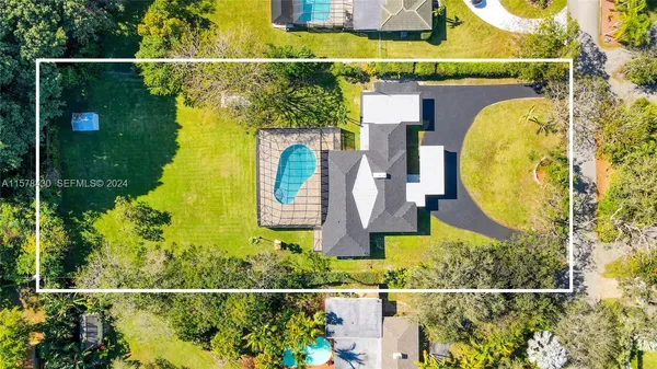 $2,999,999 | 7970 Southwest 122nd Street, Pinecrest, FL 33156