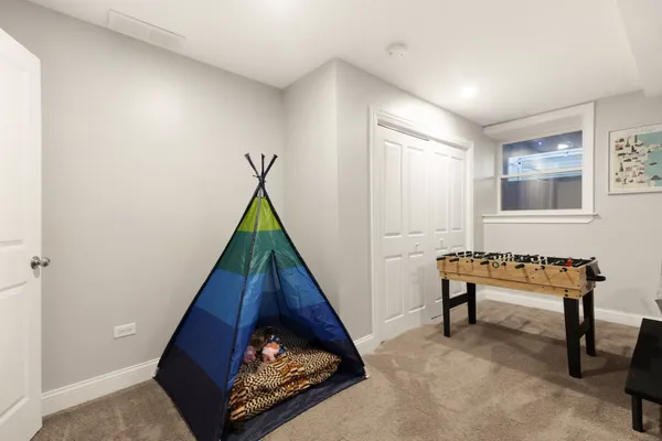 $5,000 | 1727 North Clybourn Avenue, Unit 1, Chicago, IL 60614