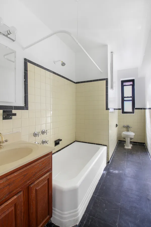 $4,000 | 315 East 56th Street, Unit 5H | Sutton Place