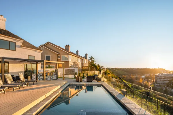 $3,495,000 | 6592 Kentwood Bluffs Drive, Los Angeles, CA 90045