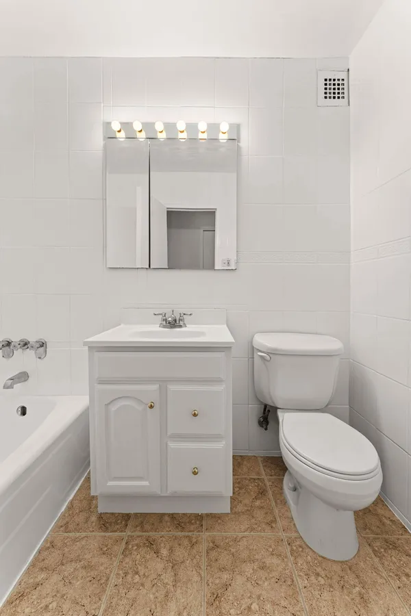 $850,000 | 315 West 70th Street, Unit 2D | Upper West Side