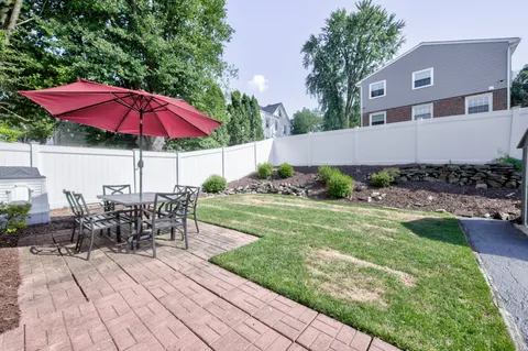 Contact Agent | Wayne Avenue, Springfield, PA 19064