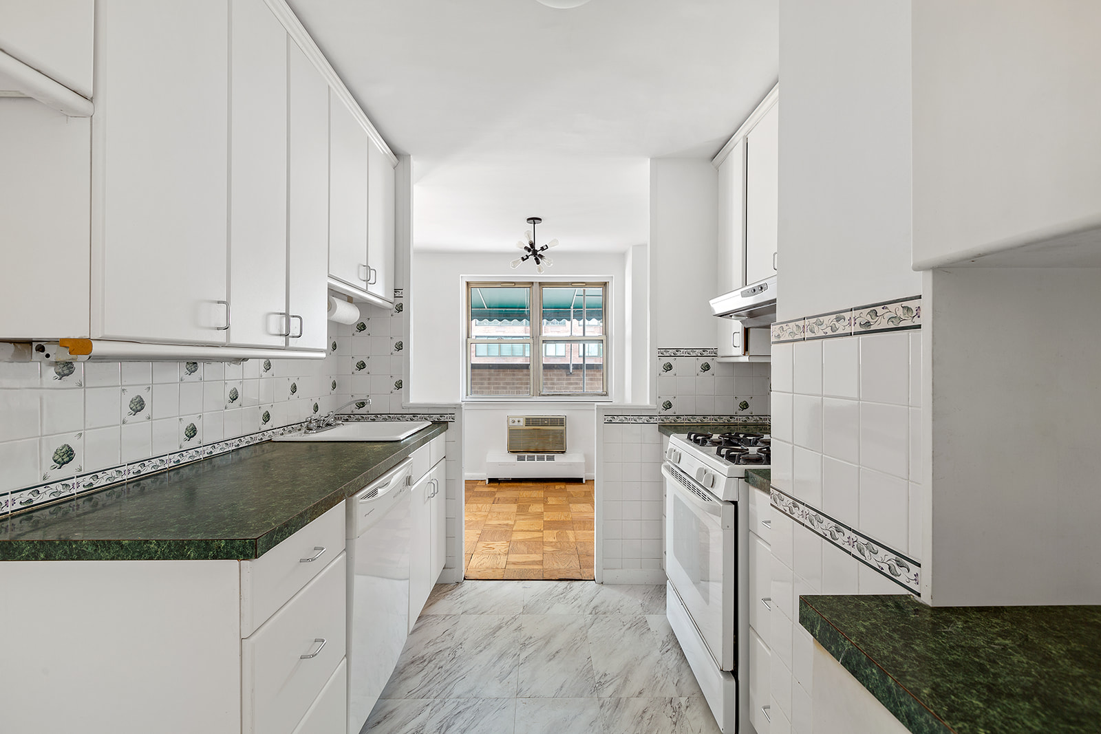 333 East 79th Street, Unit 18N Manhattan, NY 10075 - Photo 5 of 20