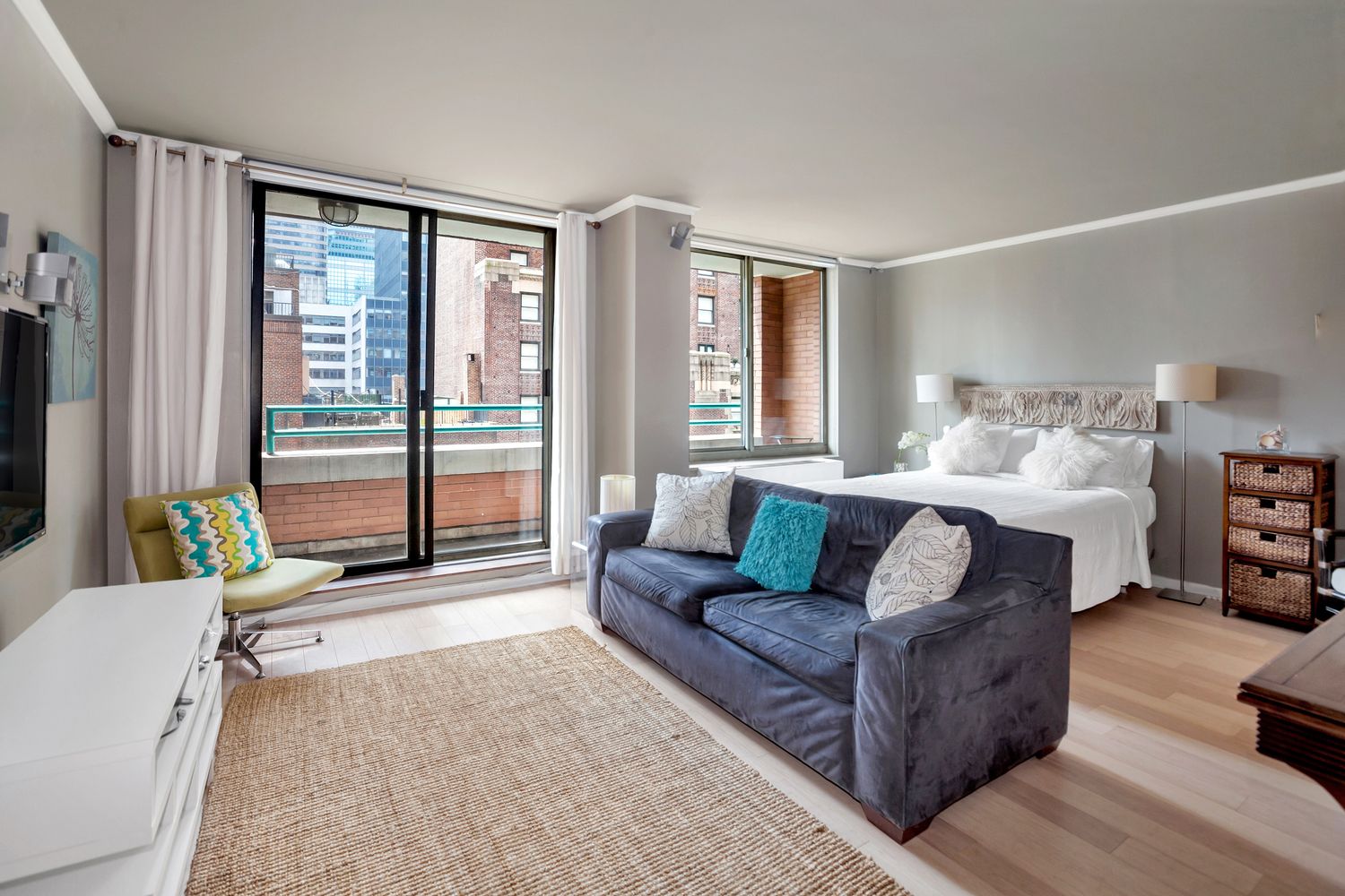 $3,250 | 145 East 48th Street, Unit 18D | Midtown East