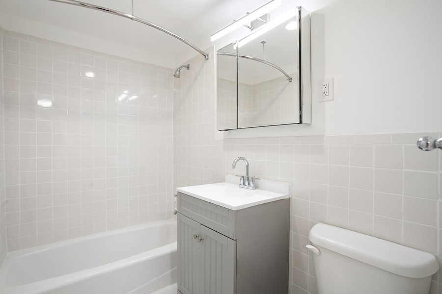 10 Benson Place, Unit 1A Manhattan, NY 10013 - Photo 5 of 11