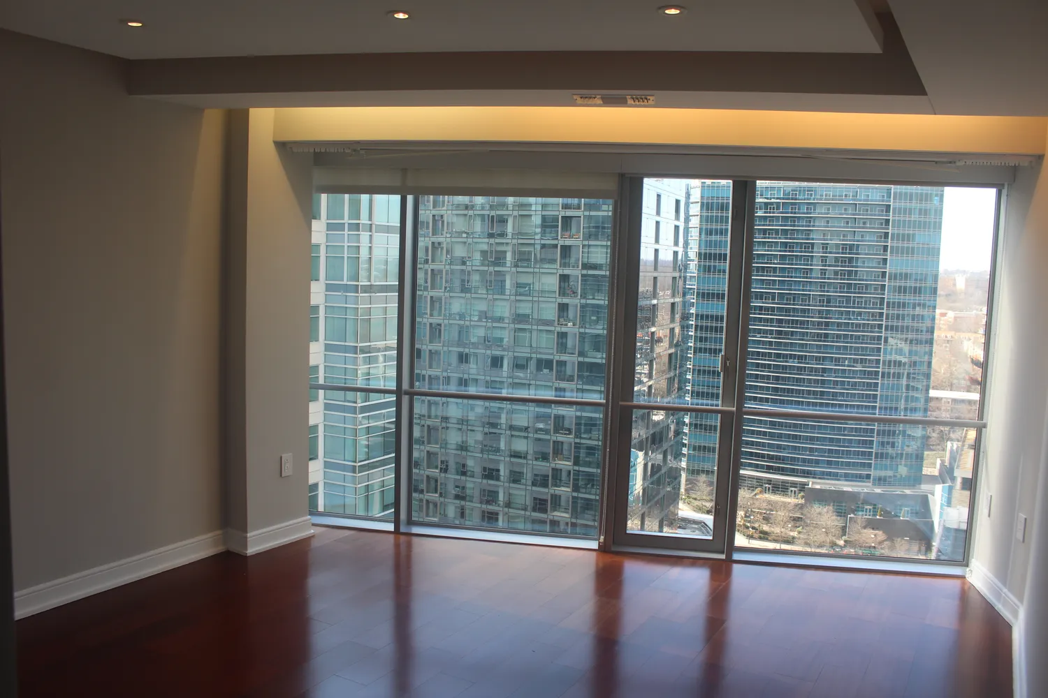 $975,000 | 1111 19th Street North, Unit 2705, Arlington, VA 22209