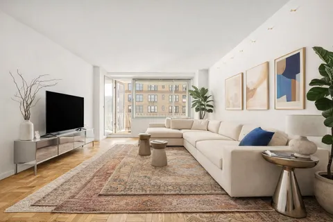 $740,000 | 1160 3rd Avenue, Unit 11E | Lenox Hill
