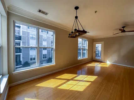 $439,000 | 501 Hungerford Drive, Unit 270, Rockville, MD 20850